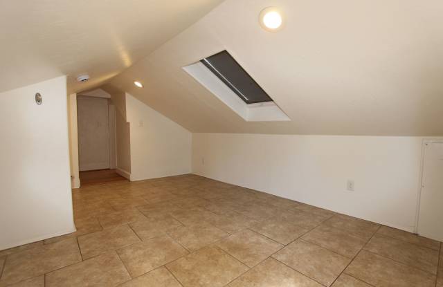 Charming 3BR Home Near Downtown | Hardwood Floors + Washer/Dryer photos photos Charming 3BR Home Near Downtown | Hardwood Floors + Washer/Dryer photos photos