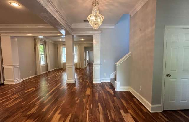3934 Hanover Pl Gallery 3