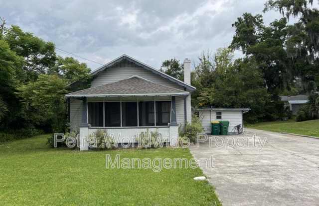 611 East Plymouth Avenue photos photos