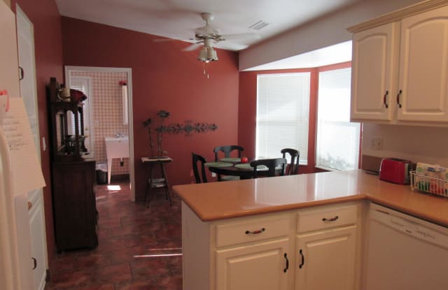1195 N. Buena Vista'VACATION RENTAL' Gallery 4
