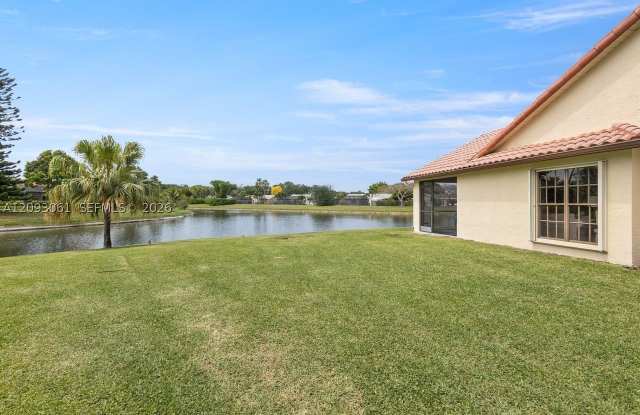 18551 Woodstream Dr Gallery 3