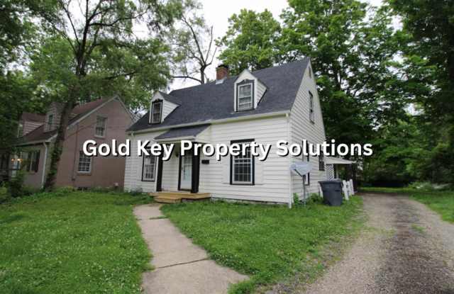 REDUCED PRICE!! Large 2 BR 1.5 BA House with Covered Porch and Family Room (SECTION 8 APPROVED) Gallery 4