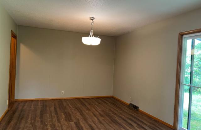 2 Bedroom 1.5 Bathroom House Gallery 4