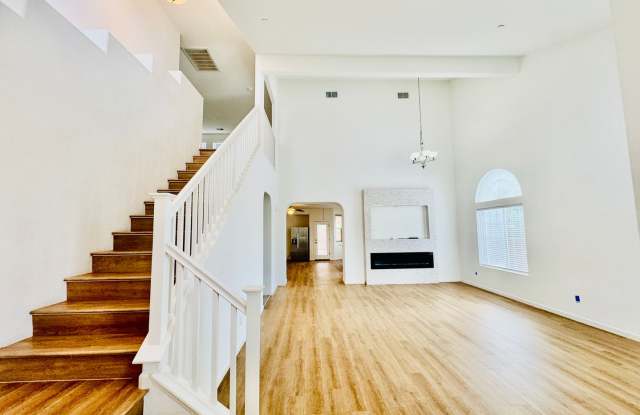 Beautifully Remodeled 5-Bedroom 4 Bath Home in Santa Nella! Gallery 3