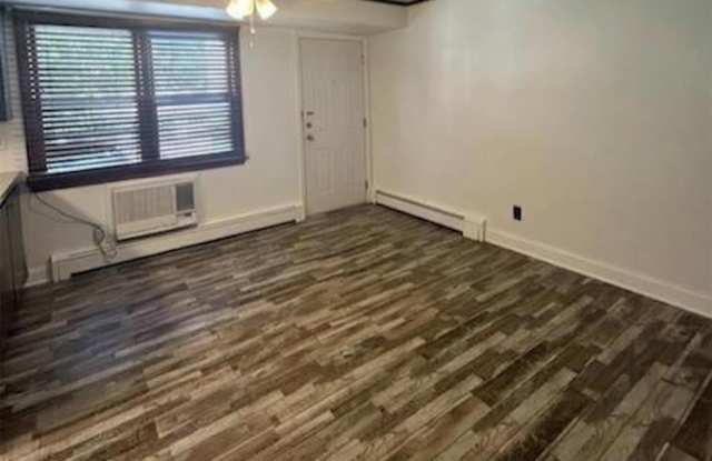 156 Chestnut Street B - 2nd fl Gallery 3