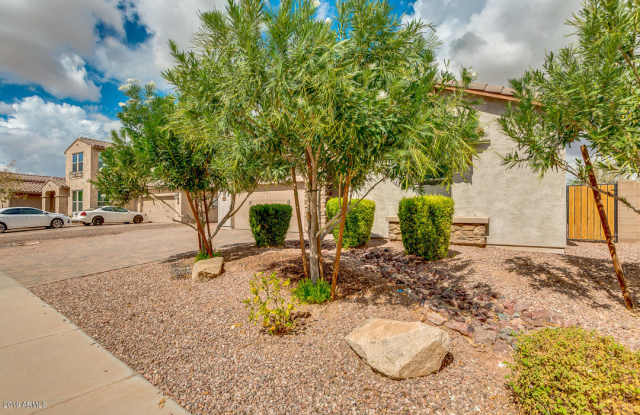 18234 W MONTECITO Avenue Gallery 2