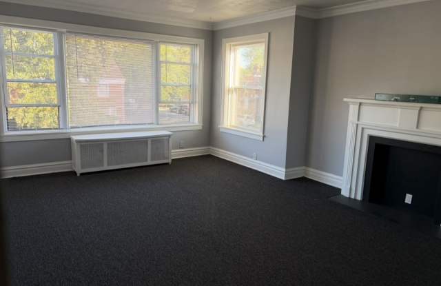 6754 South Saint Lawrence Avenue Gallery 1