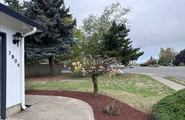 Charming 3 bed, 2 bath house in Cascade SE Neighborhood Gallery 4