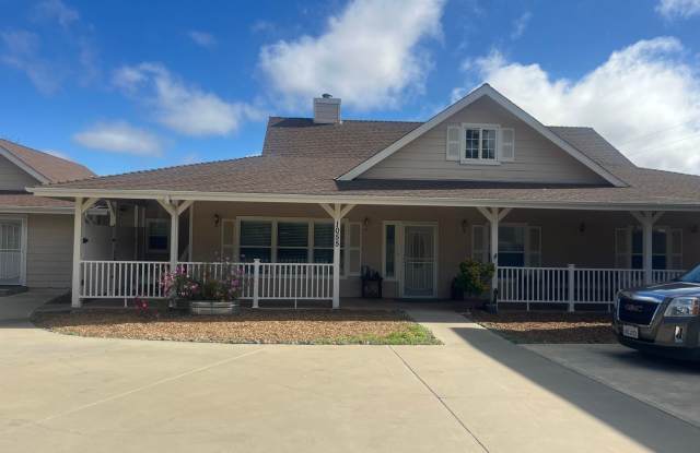 Beautiful Templeton Home on Large Lot - 1055 Tishlini Lane, Templeton, CA 93465