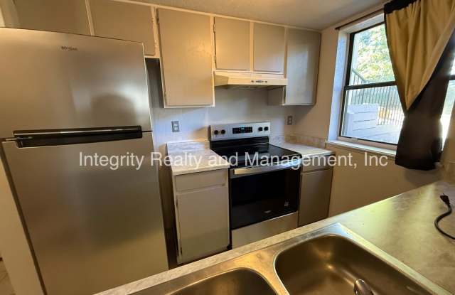 1 Bed/ 1 Bath, 711 Sqft - 9757 E Peakview Ave Unit B03 Englewood, CO 80111 Gallery 1