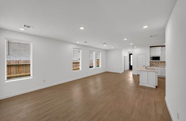 5822 Majestic Sky Drive Gallery 2