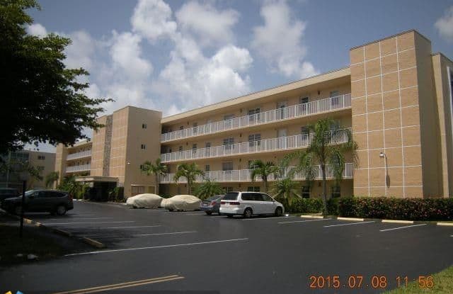 1024 SE 4th Ave - 1024 Southeast 4th Avenue, Dania Beach, FL 33004