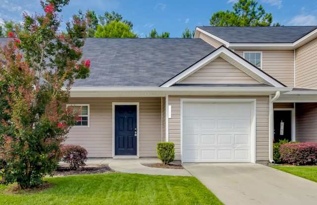 Spacious 3BR Townhome with Main-Level Primary Suite photos photos