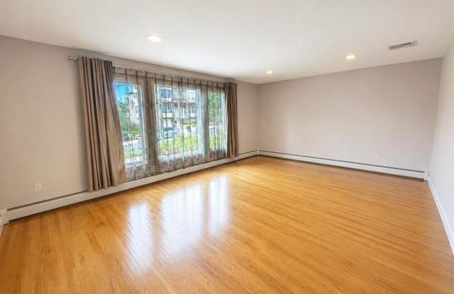 217 Slocum Way Gallery 2