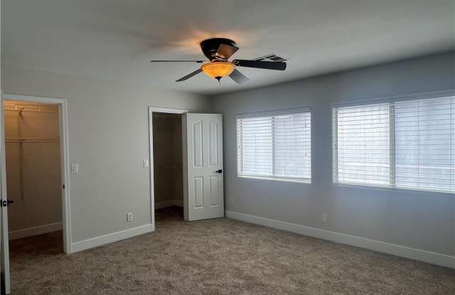 7909 W Gilmore Avenue photos photos