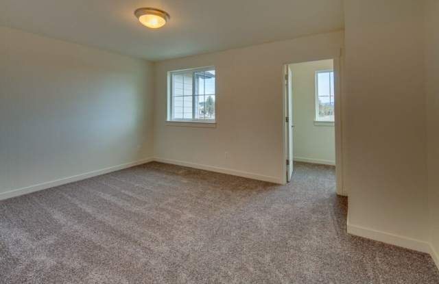 NE Bend Townhome for Rent! photos photos