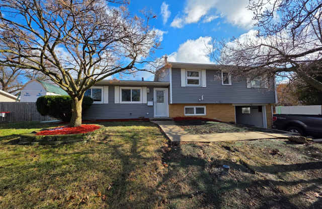 4 bedroom Rental in Bettendorf photos photos