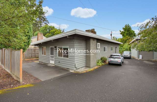 Charming Two Bedroom Duplex in SW! Gallery 1