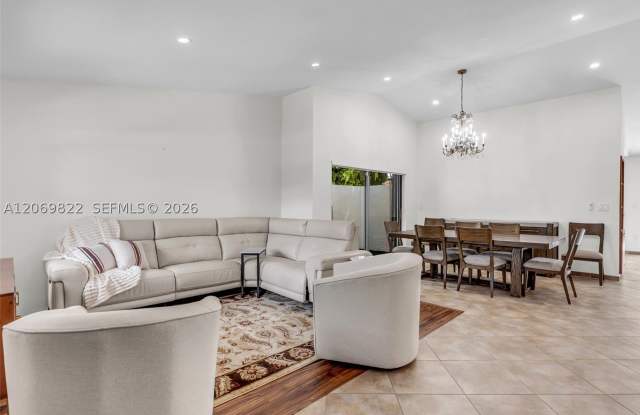 7457 SW 112th Pl Gallery 4