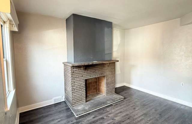 One or 2 bedroom, 1 bathroom home with a den in the heart of Lawrenceville. Gallery 3