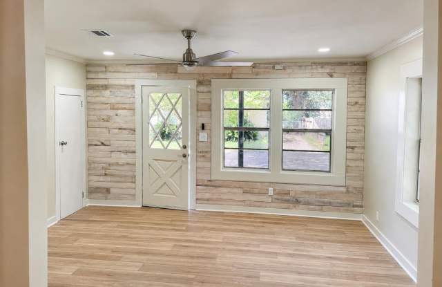 303 Thelma Drive Gallery 3