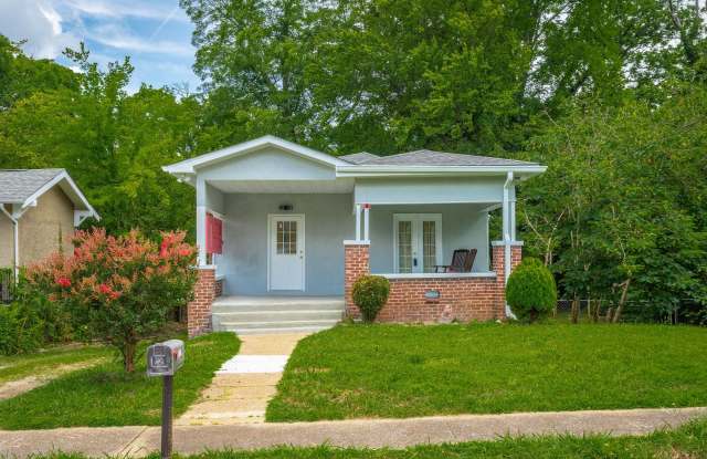 2511 Oak Street photos photos