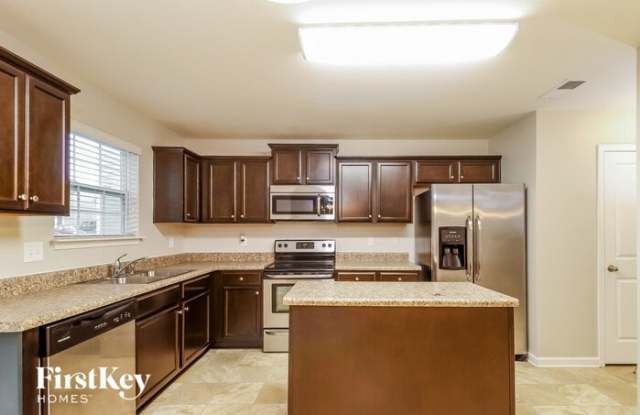 5405 Silverbrook Drive Gallery 4