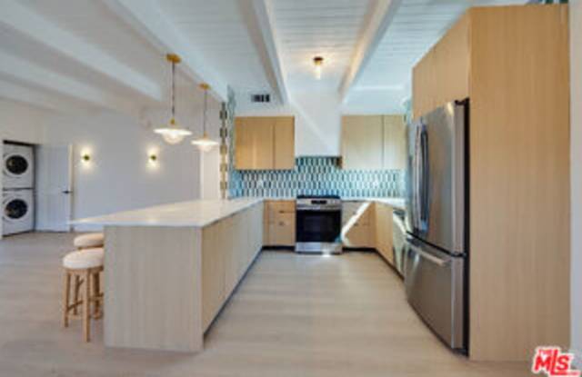 1223 Havenhurst Drive Gallery 3