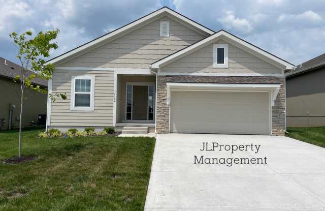 15332 Jessica St - 15332 Jessica Street, Parkville, MO 64152