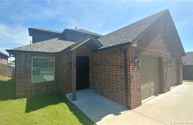 19 W 32nd Court - 19 West 32nd Street, Sand Springs, OK 74063