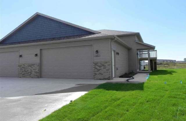 4 Bedroom Townhome! Gallery 1