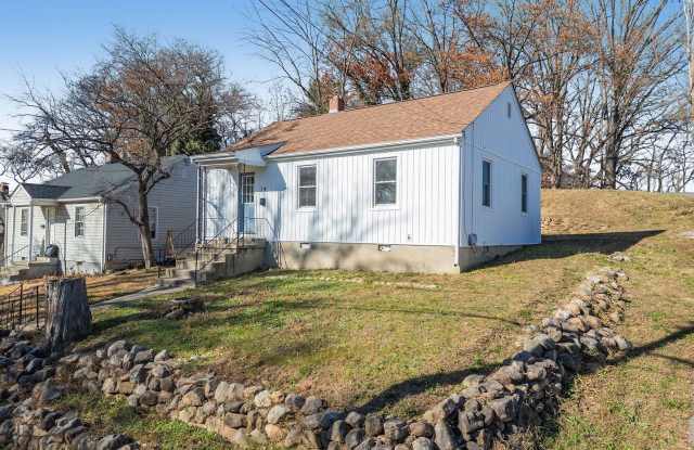 2 Bedroom, 1 Bathroom newly renovated home for rent off Williamson Rd! Gallery 3