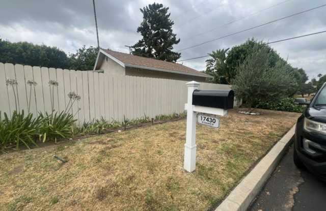For Lease – Charming 2 Bedroom, 1 Bathroom Guest House in Prime Northridge Location photos photos