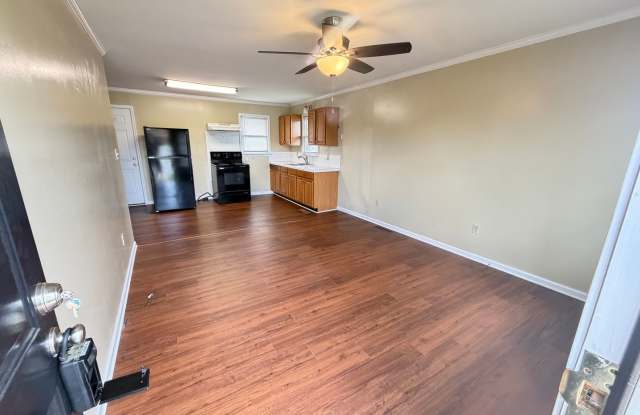 1bed/1ba duplex downtown Landis very Nice condition Gallery 3