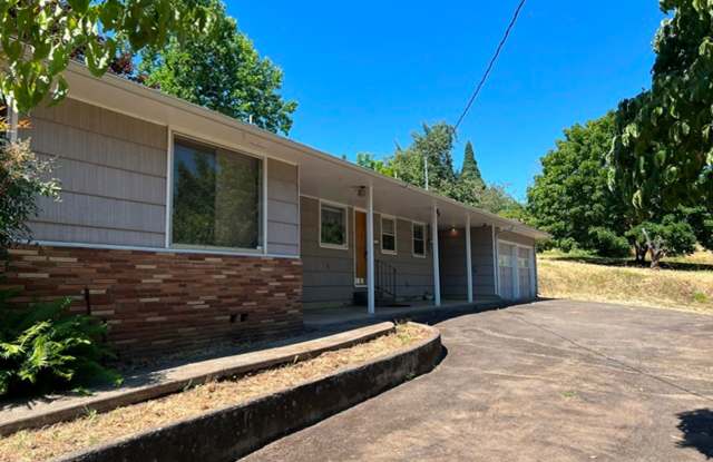 3Bd/2Ba Single Story House - Available to View! Gallery 3