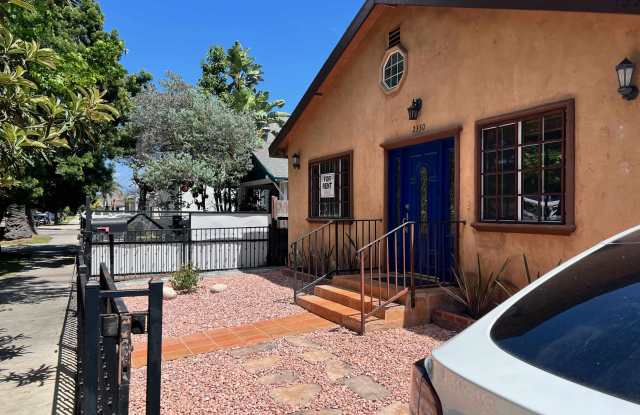 2330 South Mansfield Avenue photos photos