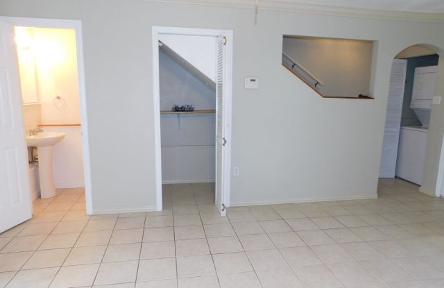 Oakdell Manor Condominium Gallery 4