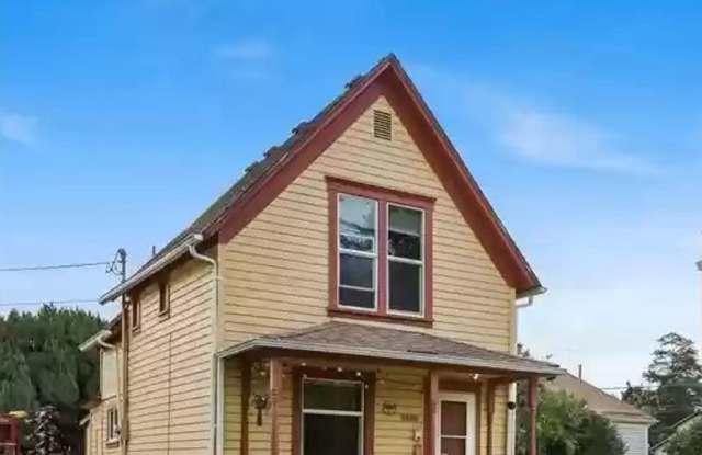Charming 3 bed 1 bath Home in Bellingham! - 1506 Iron Street, Bellingham, WA 98225