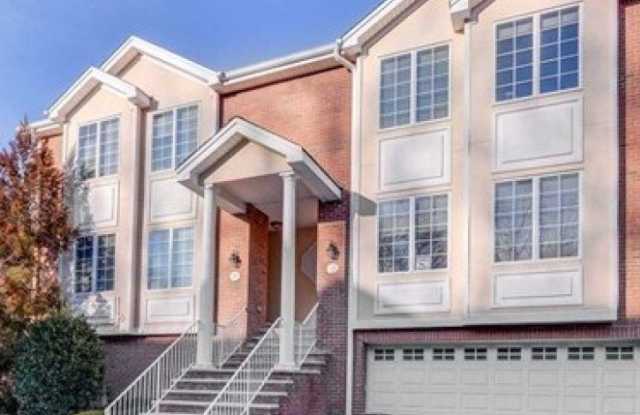 25 Skymark Ct - 25 Skymark Court, Upper Saddle River, NJ 07458