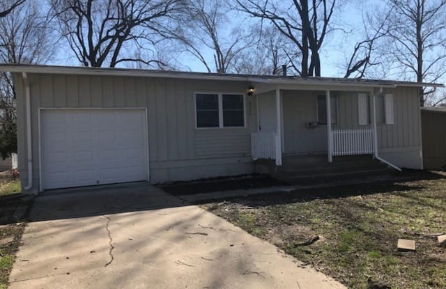 8505 E 92nd Place - 8505 East 92nd Place, Kansas City, MO 64138