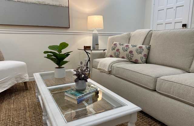 1202 Palm Trail Gallery 4