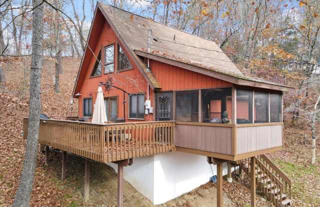 250 Brentwood Drive - 250 Brentwood Drive, Saw Creek, PA 18324