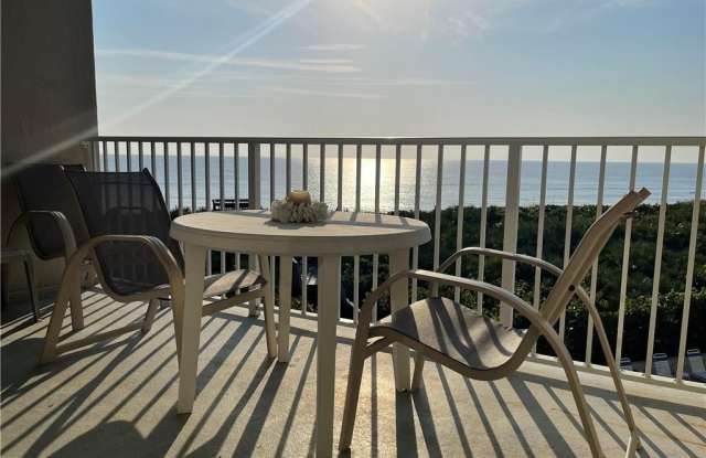 429 NE Tradewind Lane unit: 2204 photos photos