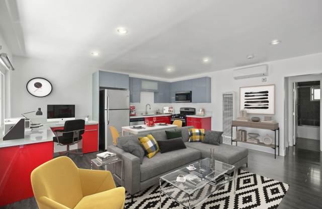 1321 W 36th Place Apartments Gallery 2