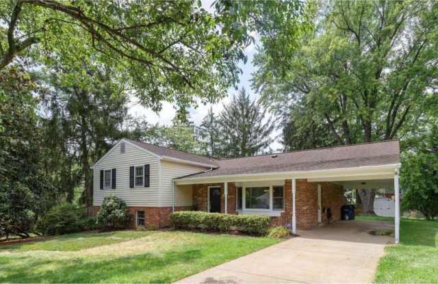 1606 MARY ELLEN Court Gallery 3