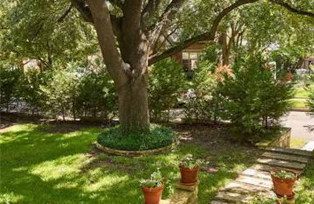 6915 Lakeshore Drive Gallery 2