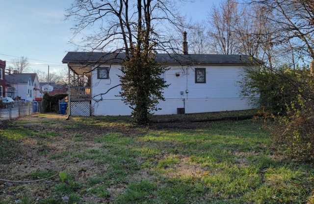1 Bedroom/1 Bath House for Rent in Lemay Gallery 4