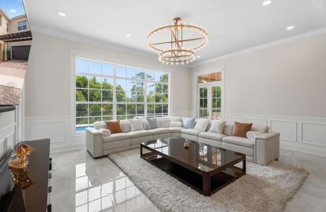 112 Tulip Tree Court Gallery 3