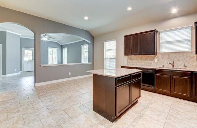 906 Fairway Drive Gallery 3