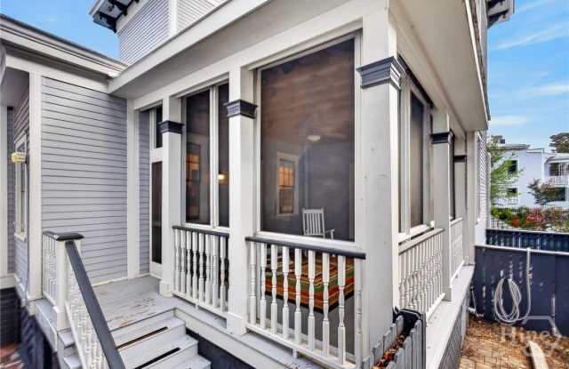 902 Barnard Street Gallery 4